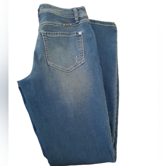 Inc Skinny Leg Regular Fit Stretch Jeans  Size 2  **Super Comfort** - Picture 1 of 6